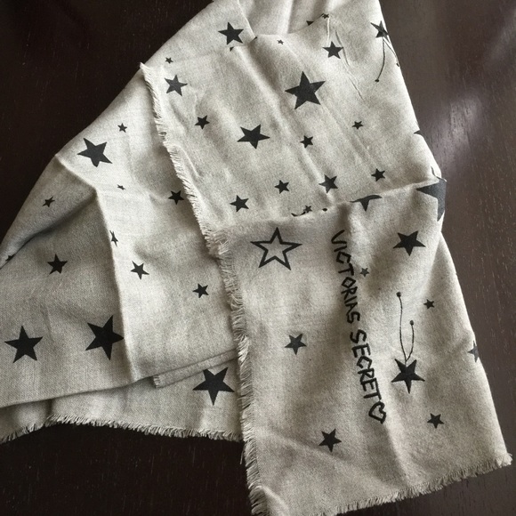 Victoria’s Secret winter angels night stars scarf - Picture 7 of 7